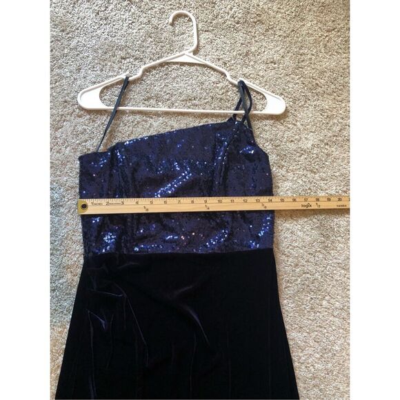 Windsor Women’s Navy Blue Sequin and  Velvet One Shoulder Elegant Large Slit Dre - Picture 8 of 9